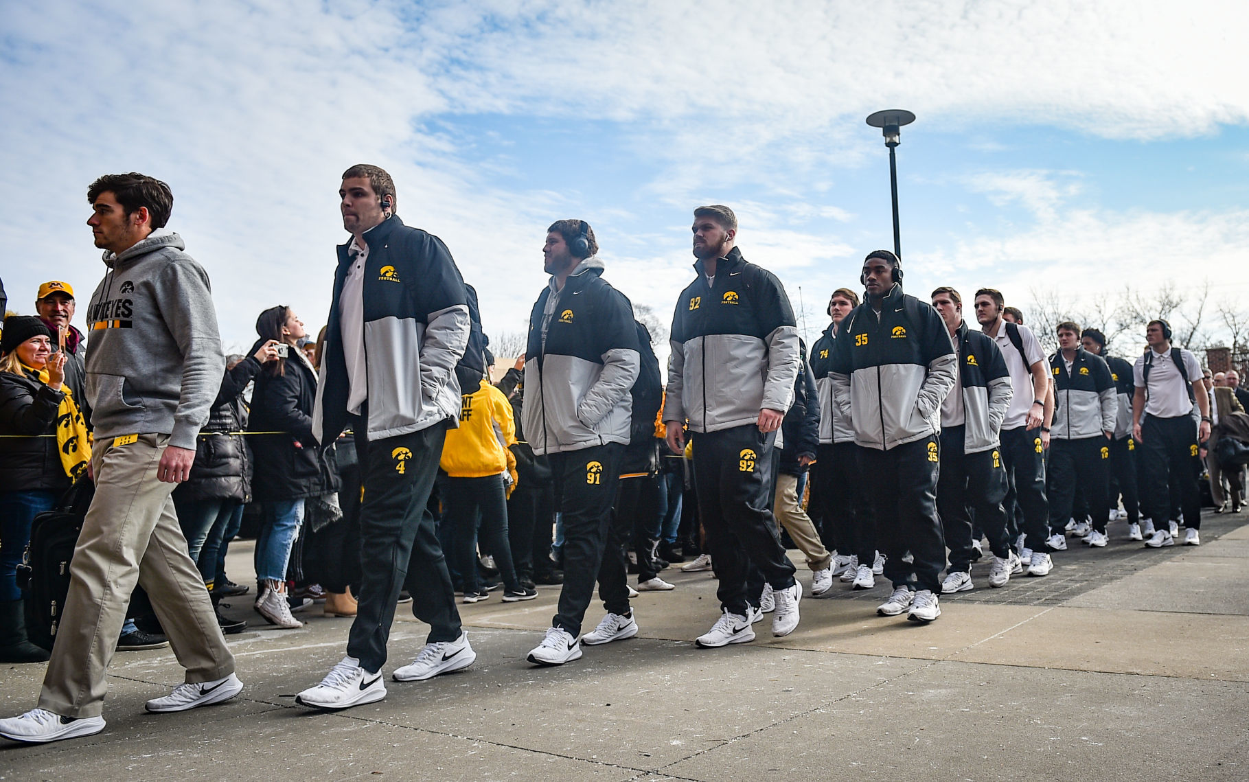111619-qct-spt-iowa-minn-foot-008a.jpg